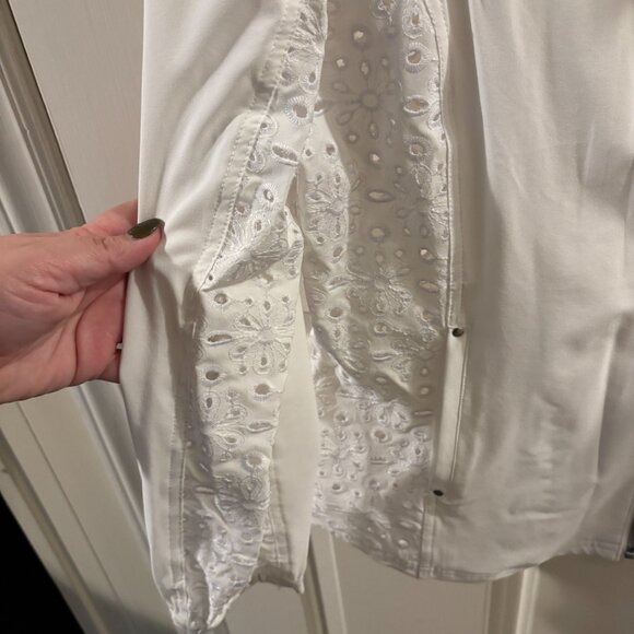 Chico's Women's White Full -Zip Bomber Jacket with Eyelet Detailing ~ Medium (1) - Picture 2 of 5